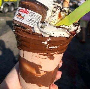 Meet your Posher, Gloria